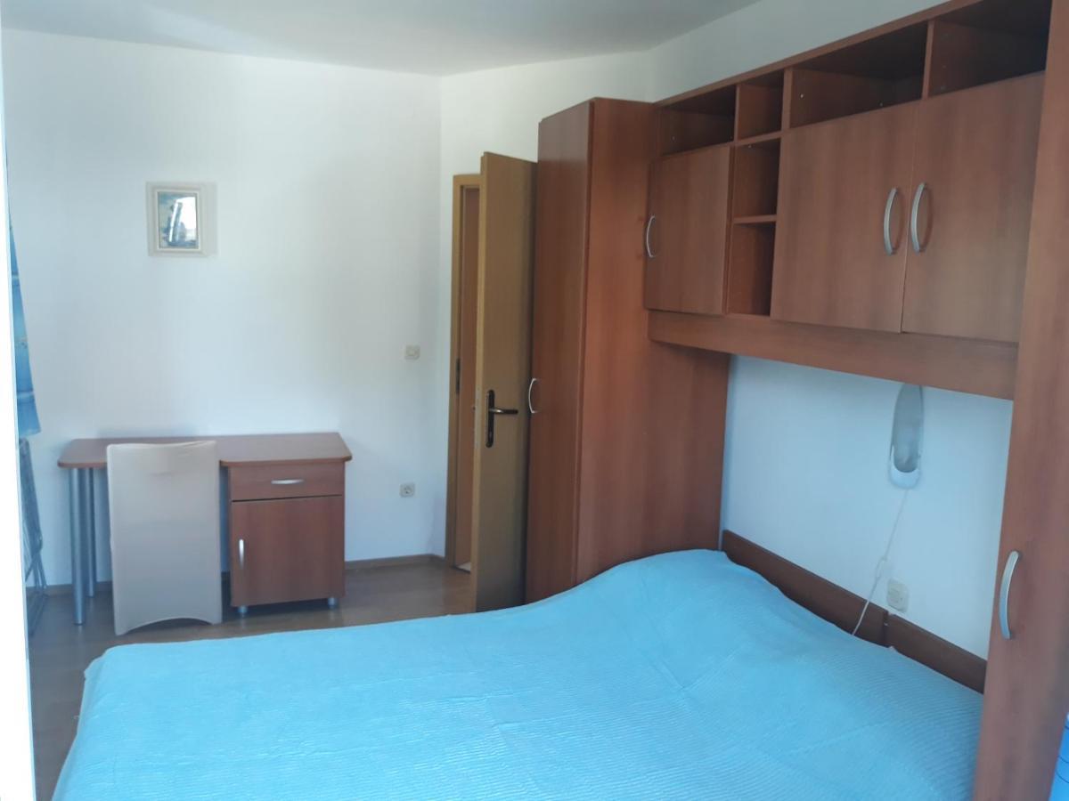 Apartments Denis Baska  Bagian luar foto