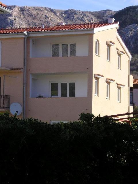 Apartments Denis Baska  Bagian luar foto